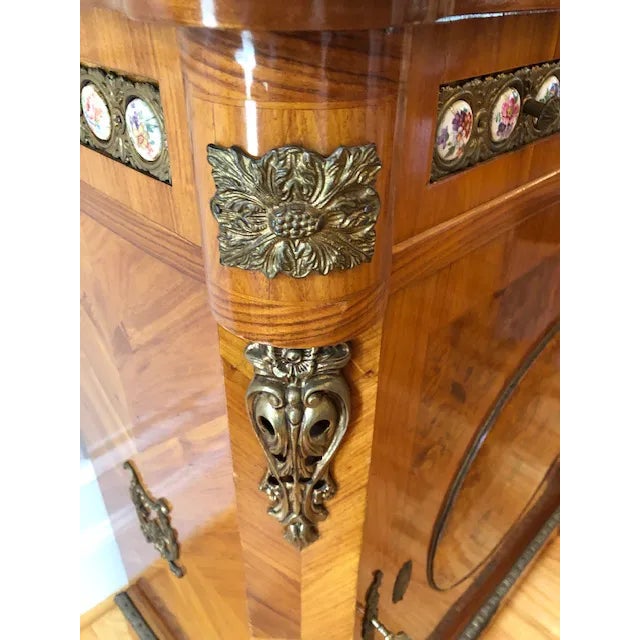 Late 20th Century French Marquetry Commode For Sale In Greensboro - Image 6 of 13