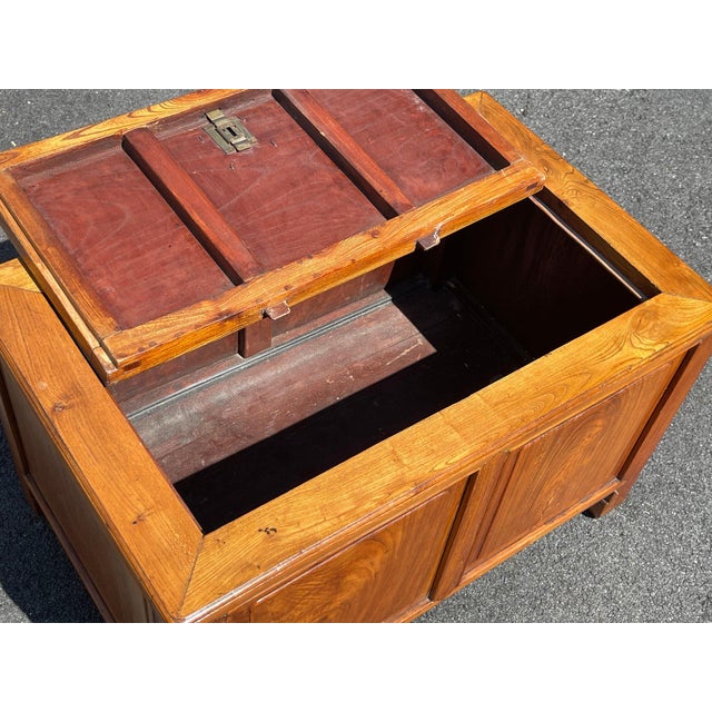 Brown Mid 20th Century Vintage Beechwood Chinese Lidded Storage Chest For Sale - Image 8 of 9