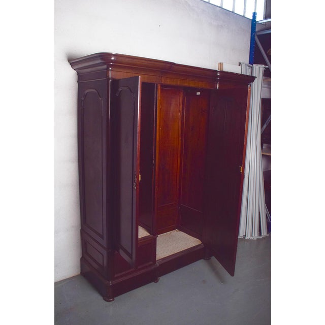 1910s Antique English Mahogany Wardrobe with Central Mirror For Sale - Image 5 of 9