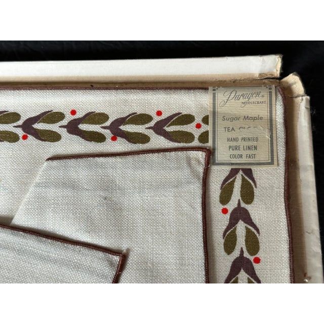 Vintage Linen Placemat and Napkin Set for 4 For Sale - Image 4 of 11