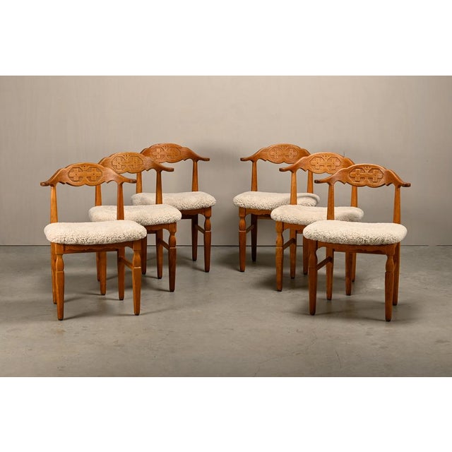 Vintage Brutalist Dining Chairs in Oak and Sheepskin by Henning Kjærnulf, Denmark, 1960s, Set of 6 For Sale - Image 3 of 18