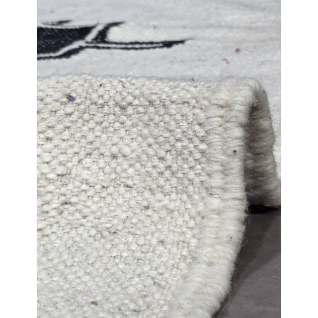 Mid-Century Modern Black and White Flatwoven Rug - 9.7 X 6.4 Ft For Sale - Image 3 of 6