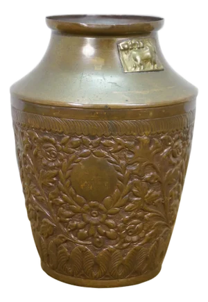 Embossed Brass Foliate Wreath Cow Bull Plaque Bud Vase Mantel Urn 7"
