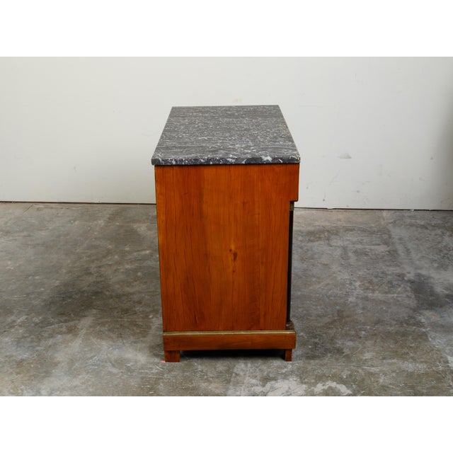 French 1930s Empire Style Walnut Commode with Grey Marble Top and Black Columns For Sale - Image 10 of 12