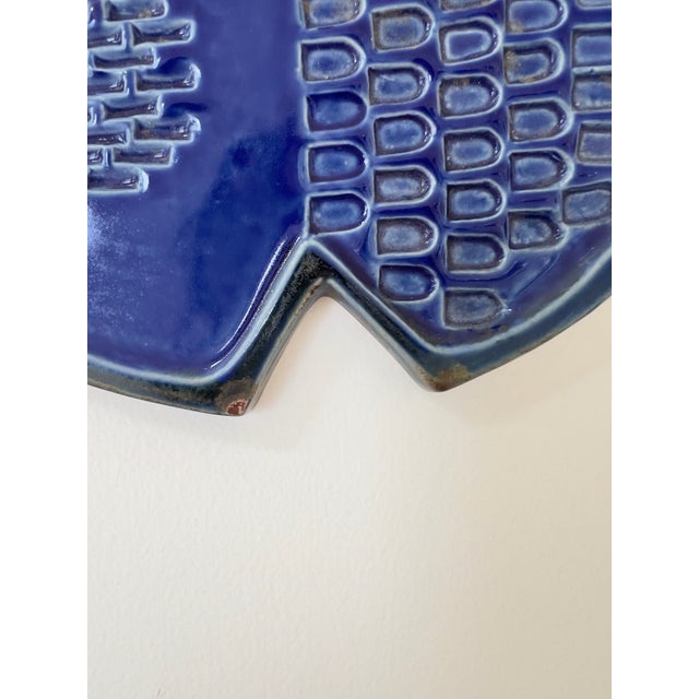 Blue 1960s Ceramic Fish Plate by David Gil of Bennington Potters For Sale - Image 8 of 9
