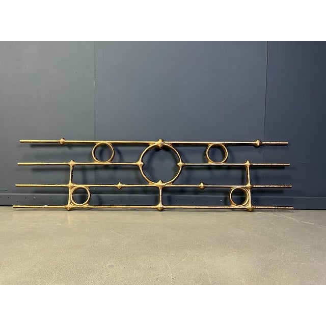 Architectural brutalist wall mounted sculpture made from cast metal. Imposing wall sculpture 1970s - Belgium Height: 52cm...