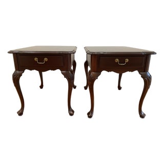 Pair of Ethan Allen Georgian Court Queen Anne Style Side Tables For Sale