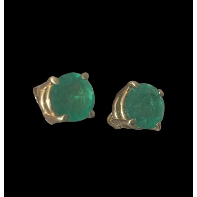 Emerald Emerald Stud Earrings, 7mm Round With 14k Gold, A Pair For Sale - Image 8 of 9