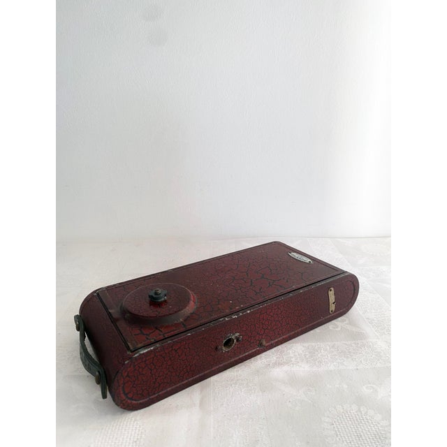 1930s 1930s Thorens Excelda Portable Gramophone, Original Columbia Needles & 10 Shellac Records For Sale - Image 5 of 14