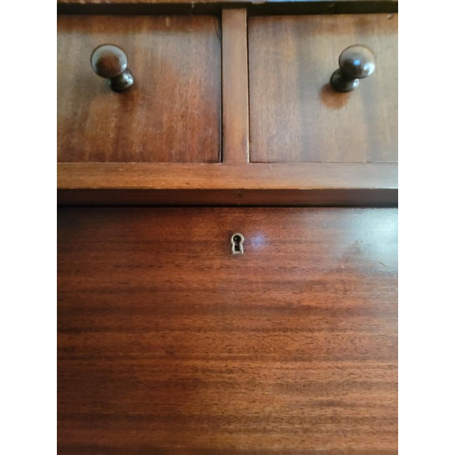 Late 19th Century American Empire Mahogany Chest of Drawers With Mirror For Sale - Image 4 of 15