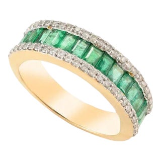 Baguette Cut Emerald and Diamond 18k Gold Band Ring Size 7 ( All Sizes Available ) For Sale