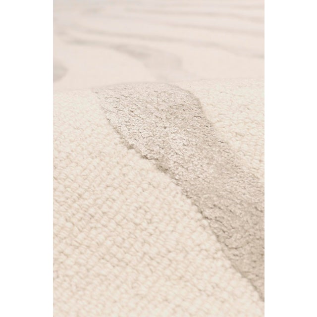 Transitional Edgy Hand-Tufted Ivory Area Rug- 4' 0'' X 6' 0'' For Sale - Image 3 of 5