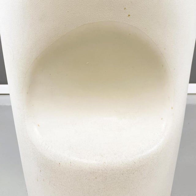 Post Modern Italian White Plastic Stool Tokyo Pop by Yoshioka Driade, 2000s For Sale - Image 10 of 16