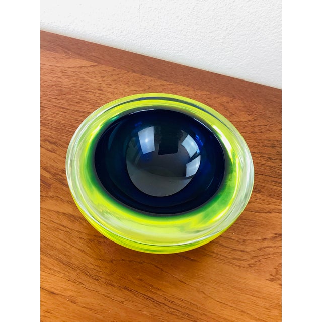 Glass Vintage Mid-Century Modern Cenedese Murao Art Glass Round Sommerso Bowl For Sale - Image 7 of 8