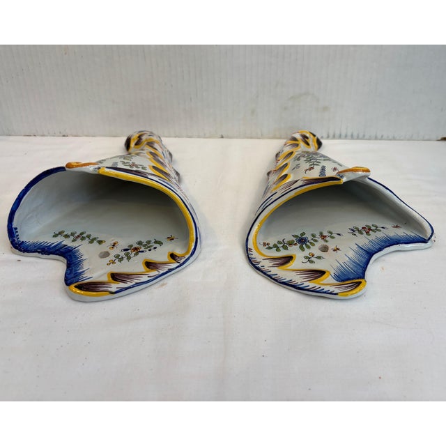 1920s Pair of 1920s French Faience Wall Pockets For Sale - Image 5 of 10