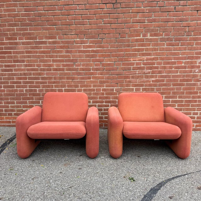 Designed by Ray Wilkes for Herman Miller in 1976, these iconic “Chiclet” lounge chairs are a hallmark of postmodern...