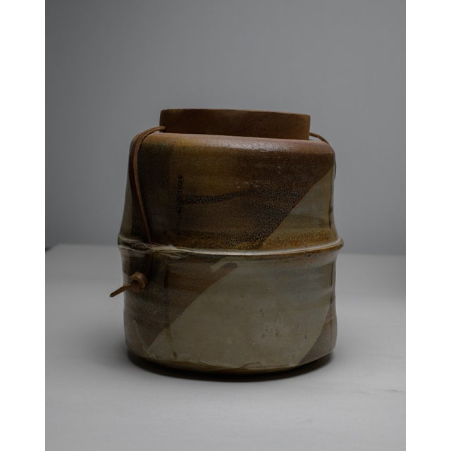 Mid-Century Modern Lidded Stoneware Vessel by Sandra Johnstone, Mid-Century Modern, 1970s For Sale - Image 3 of 8