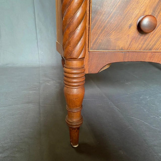 Wood Early 19th Century American Sheraton Bow Front Chest of Drawers For Sale - Image 7 of 12