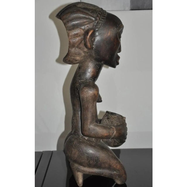 Congolese Carved Wood Luba Shankadi Cup Bearer For Sale - Image 4 of 12