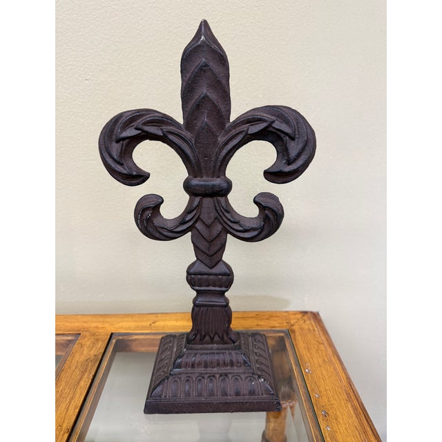 1980s Cast Iron Fleur De Lis Statue Decor For Sale - Image 4 of 5