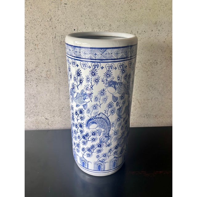 Vintage Chinese Blue and White Porcelain Fish Umbrella Stand For Sale In Miami - Image 6 of 6
