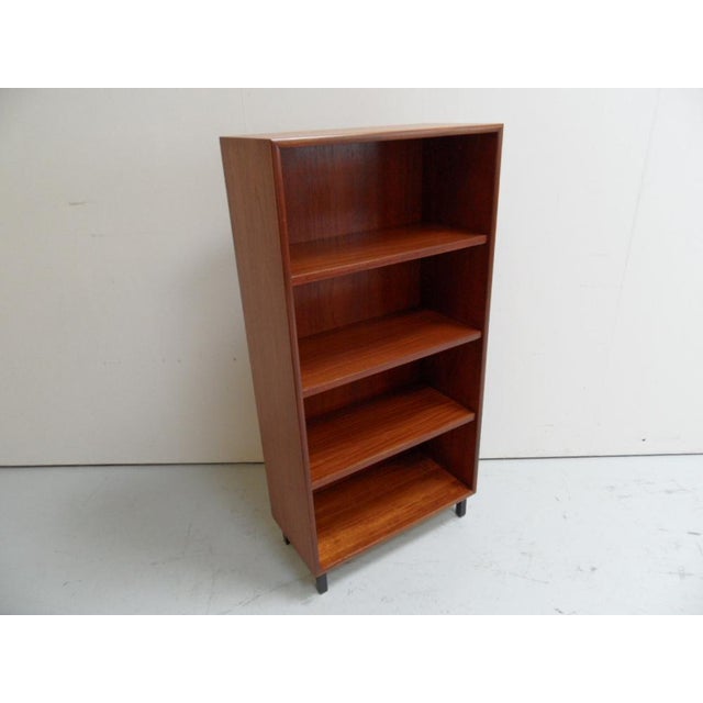 Mid-Century Modern Open Bookcase, 1950s, in Very Good conditions. Designed 1950 to 1959