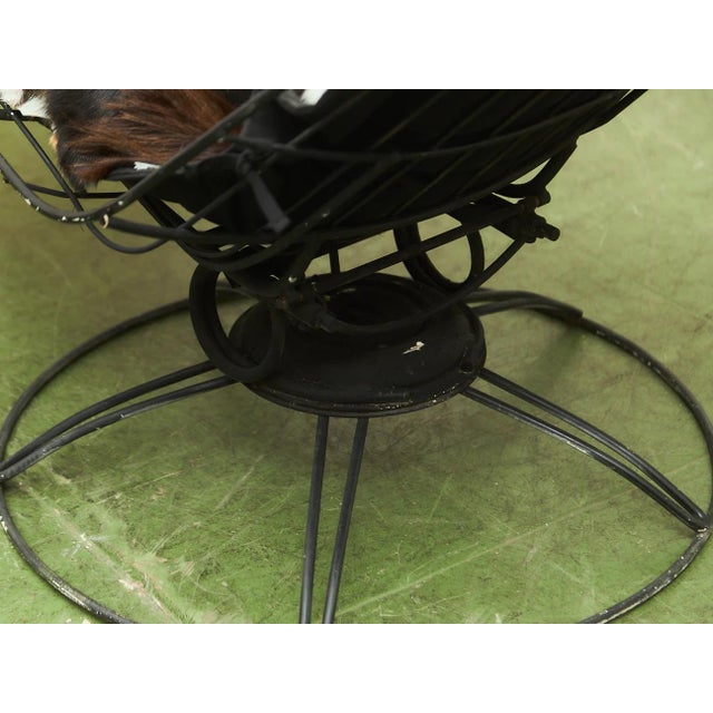 Metal Vintage Homecrest Mid-Century Wire Banana "Siesta" Lounge Chair, Swivels & Rocks For Sale - Image 7 of 12