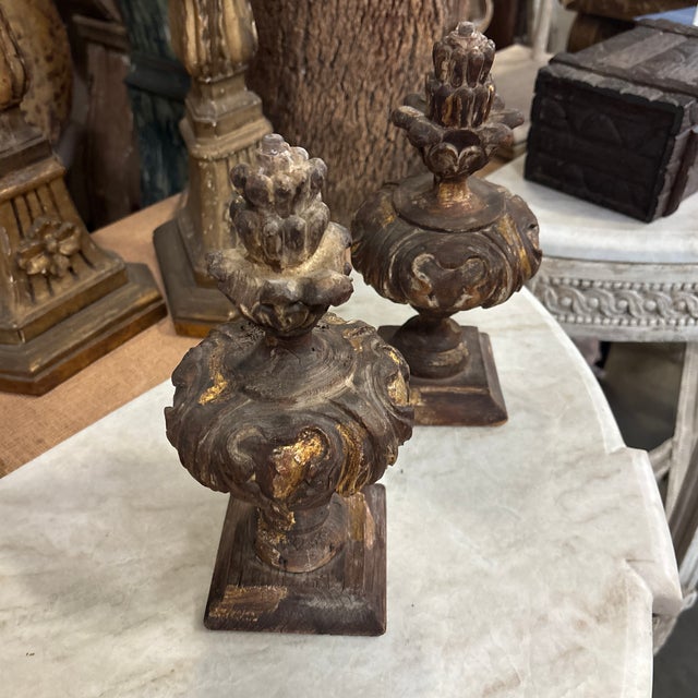 Wood Pair of 18th Century Wood-Carved Italian Urns For Sale - Image 7 of 12