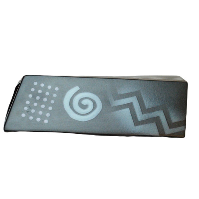 1990s John Bergen Satin Black Triangular Shape Ceramic Vase For Sale - Image 11 of 11