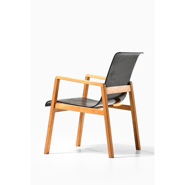 Scandinavian Modern Armchair in Birch and Lacquer by Alvar Aalto, 1930s For Sale - Image 6 of 8