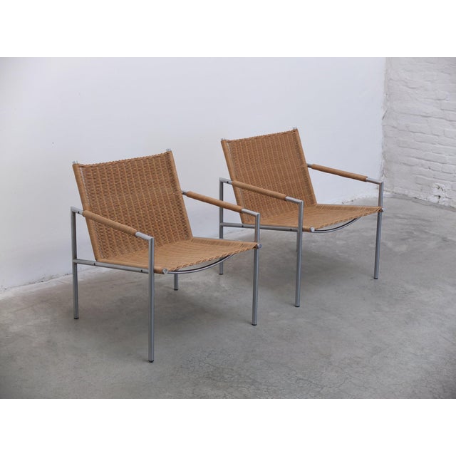 Beautiful pair of ‘SZ01’ lounge chairs designed by Martin Visser for ‘t Spectrum in 1960. The model number SZ01 refers to...