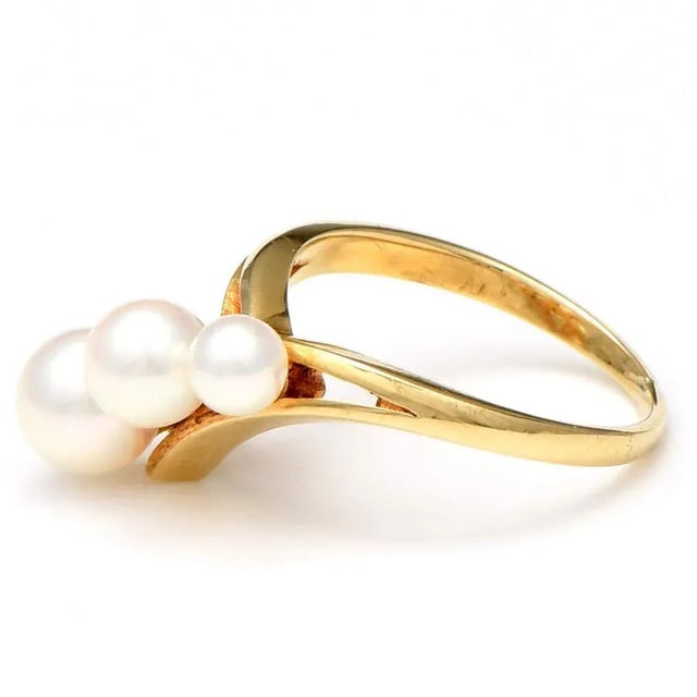 Contemporary 14KY Mikimoto Vintage Akoya Pearl Ring, size 5 For Sale - Image 3 of 5