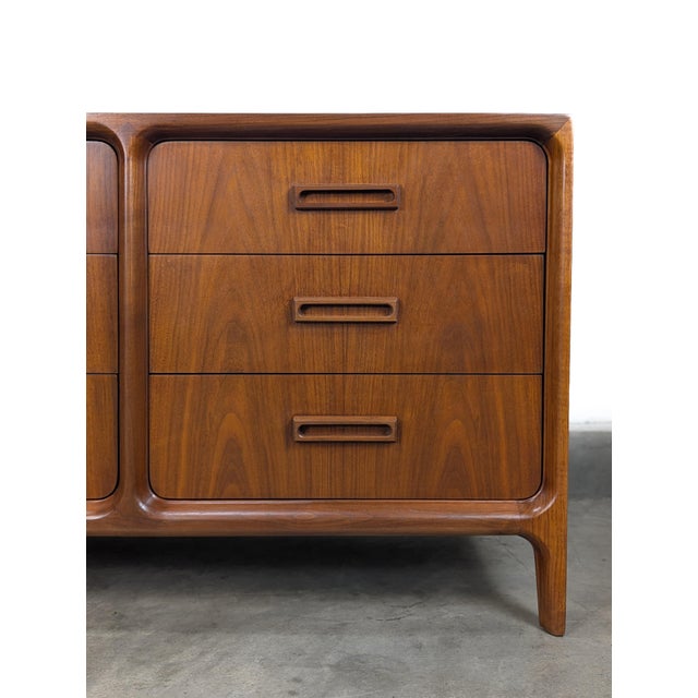 Mid Century Modern Walnut 9-Drawer Lowboy Dresser by Widdicomb, C1960s For Sale - Image 13 of 18