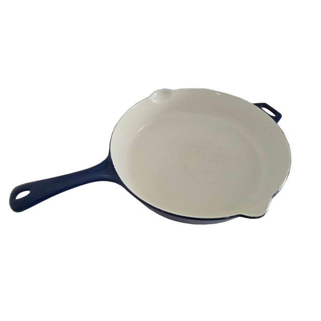 1960s Copco Blue Enamel on Cast Iron Skillet With Lid Designed by Michael Lax, 2 Piece Set For Sale - Image 9 of 15