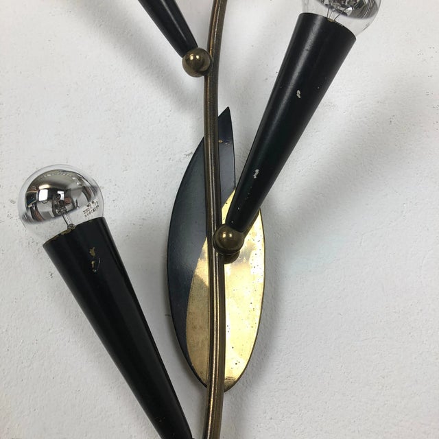 Metal Large Modernist Brass Floral Theatre Wall Light Sconce, France, 1950 For Sale - Image 7 of 15