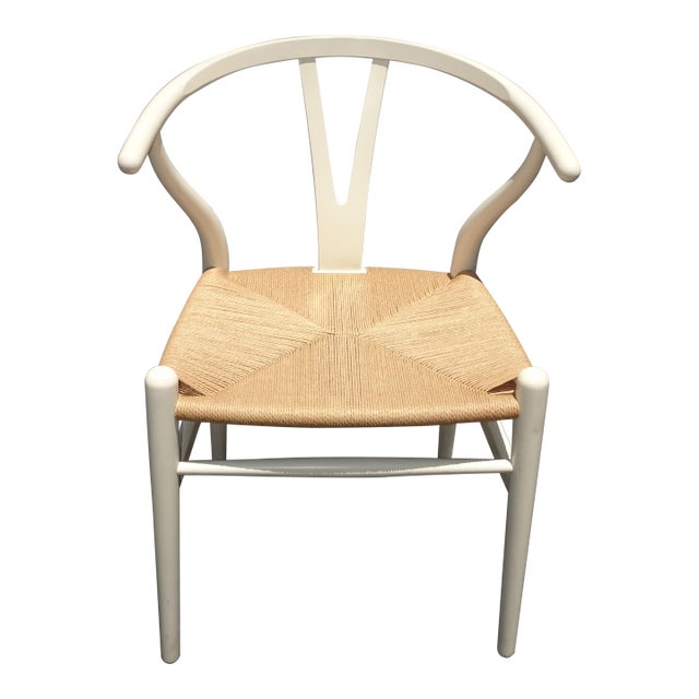 Vintage White Wishbone Chair Hans J. Wegner Designed for Carl Hansen & Søn Ch24 For Sale