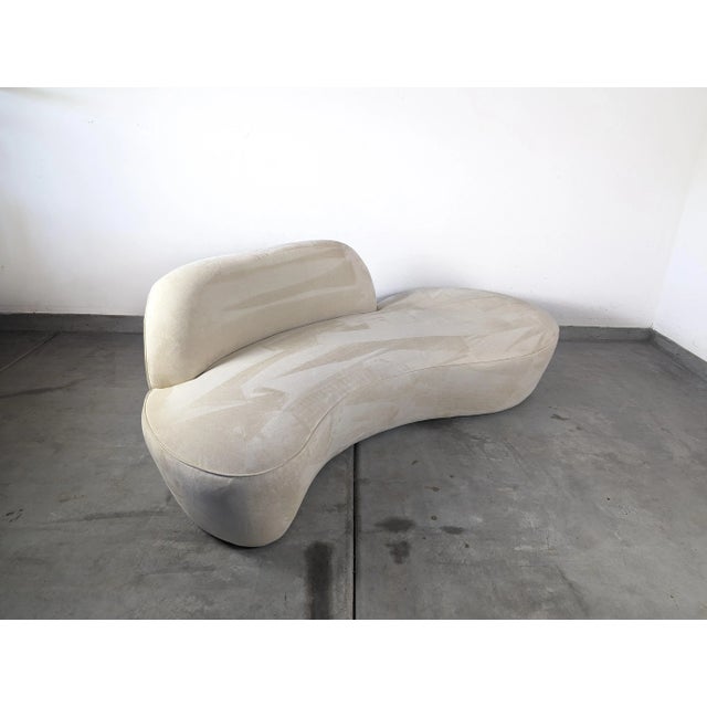 Vladimir Kagan for American Leather Curved 'Zoe' Sofa For Sale In San Diego - Image 6 of 12