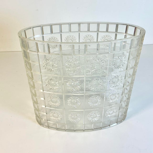 1950s Vintage Hollywood Regency Lucite Acrylic Wastebasket. For Sale - Image 15 of 17