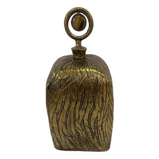 The Chic and Refined Bengali Vase For Sale