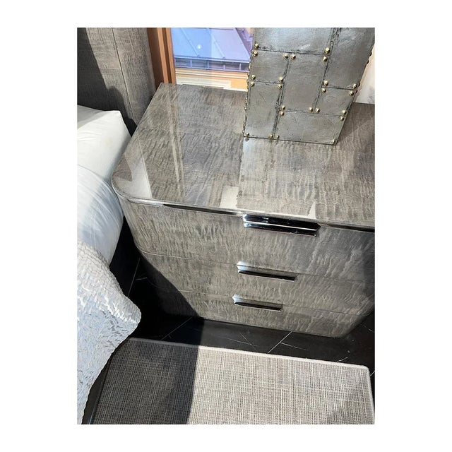 Mid-Century Modern Pair of Grey Art Deco Nightstands With Drawers For Sale - Image 3 of 5