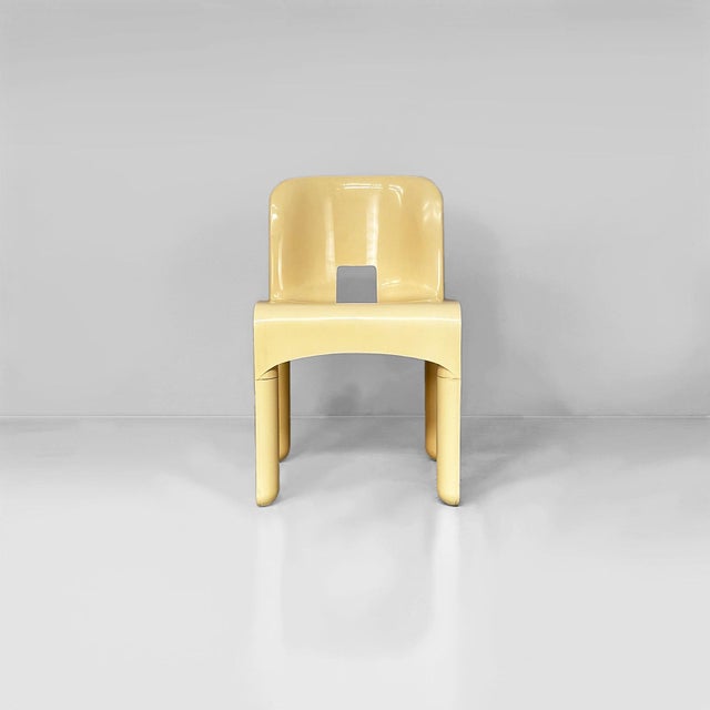 Plastic Italian Space Age Cream Chairs by Joe Colombo for Kartell, 1970s, Set of 2 For Sale - Image 7 of 18