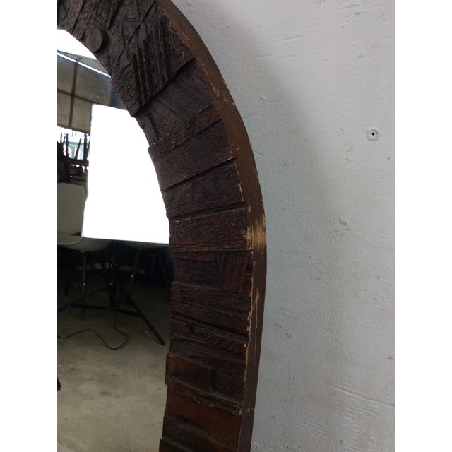 1960s Mid Century Modern Arch Top Wall Mirror With Brutalist Style Wood Frame For Sale - Image 5 of 18