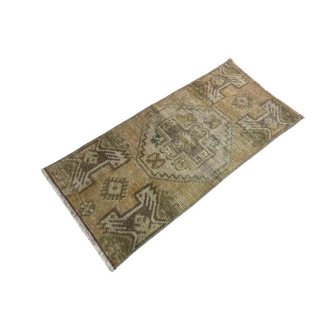 Vintage Turkish Anatolian Rug , 90 x 41 cm Pretty, little Turkish rug , made in the 1960s, this is a lovely central...