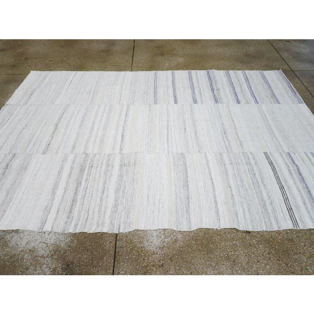 Galerie Shabab Collection Mid-20th Century Handmade Turkish Flatweave Kilim Accent Rug For Sale In New York - Image 6 of 10