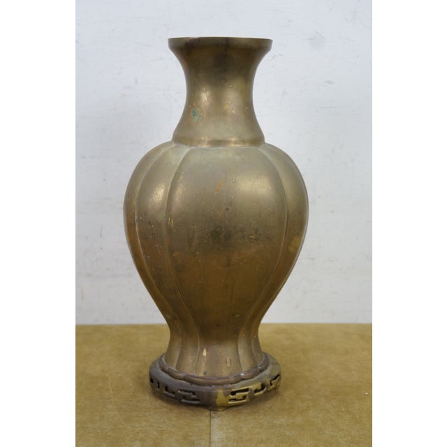 Large Mid Century Chinese Chinoiserie Brass Greek Key Mantel Vase Urn 16" For Sale - Image 4 of 13