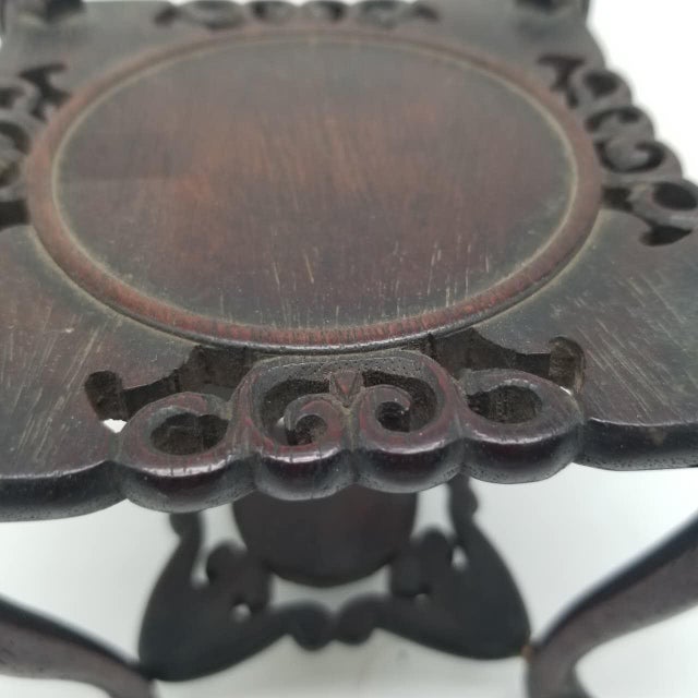 Vintage Japanese Carved Wood Okimono Stand With Curved Legs For Sale - Image 10 of 15