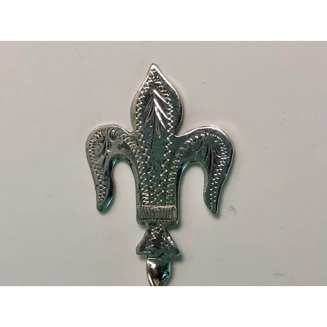 Antique Mop Sterling Fleur De Lis Caviar Spoon For Sale - Image 4 of 8
