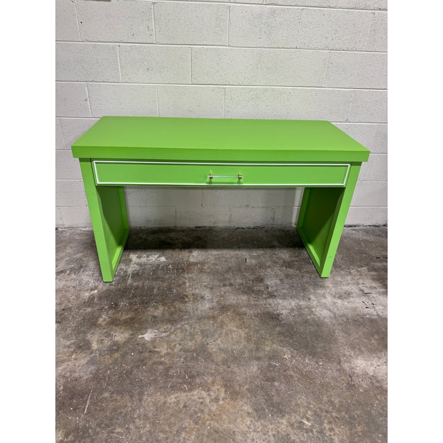 Who doesn’t love Chelsea House! Design staple forever! Beautiful bright green lacquer with raised filigree ornate side...
