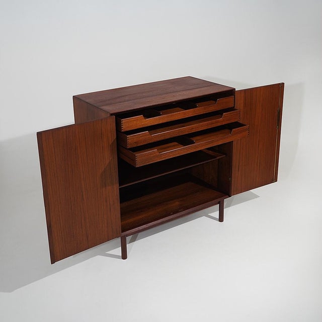 Wood Sideboard by Peter Hvidt and Orla Molgaard Nielsen for Soborg, 1960s For Sale - Image 7 of 17