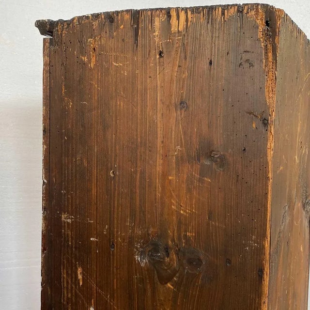 18th Century English Georgian Painted Pine Bowfront Hanging Corner Cabinet For Sale - Image 13 of 18